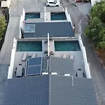Akrogiali Apartments